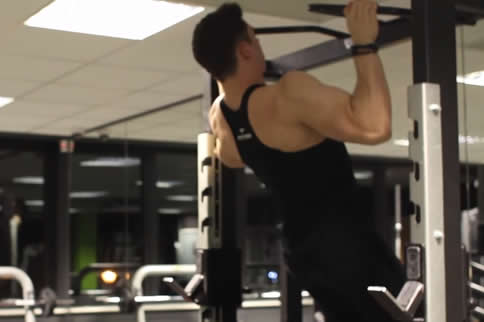 背肌训练的黄金动作有哪些 助你练出倒三角